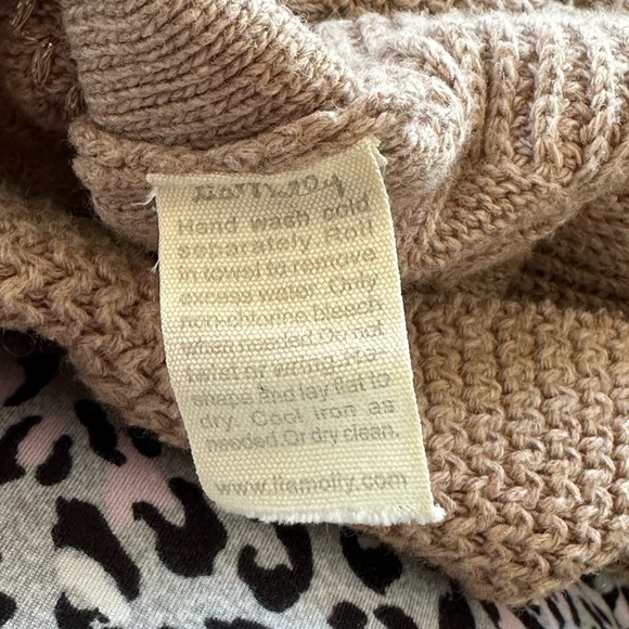 LIA MOLLY CABLE KNIT CARDIGAN - Picture 8 of 8